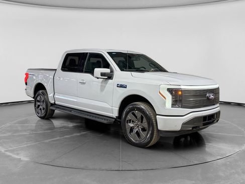 Used 2025 Ford F150 Lightning Lariat image 4