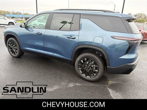 New 2026 Chevrolet Traverse LT w/ Midnight/Sport Edition image 6