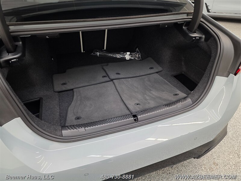 Used 2025 BMW i5 M60 w/ M Sport Package AWD/4WD image 13
