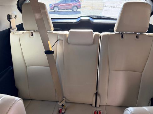 Used 2022 Toyota Highlander Platinum image 25