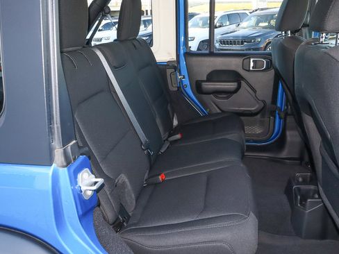 Used 2021 Jeep Wrangler Unlimited Sport S image 32