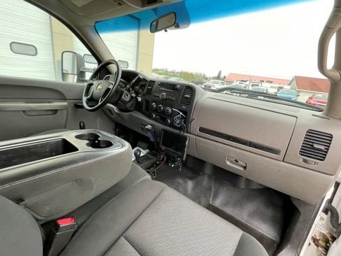 Used 2013 Chevrolet Silverado 2500 W/T w/ Snow Plow Prep Package image 16