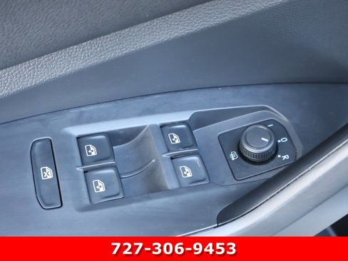 Used 2019 Volkswagen Jetta SE w/ Cold Weather Package image 16