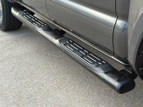 Used 2018 Toyota Tacoma TRD Sport image 11