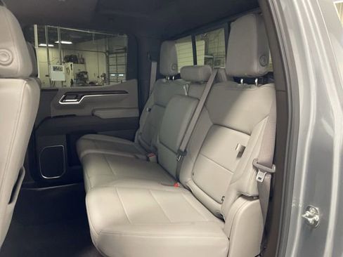 Used 2025 GMC Sierra 1500 SLT w/ SLT Premium Package image 23