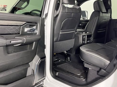 New 2025 RAM 2500 Limited image 29
