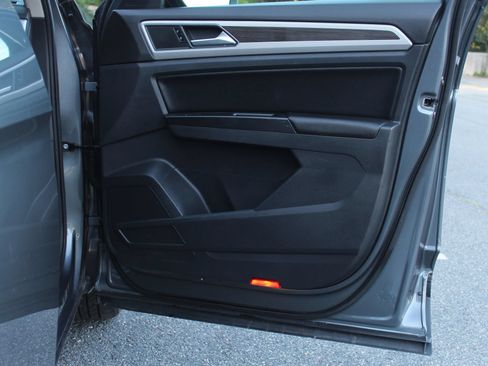 Used 2019 Volkswagen Atlas SE w/ Panoramic Sunroof Package AWD/4WD image 19