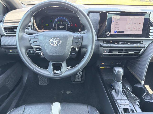 Used 2025 Toyota Camry SE FWD image 23
