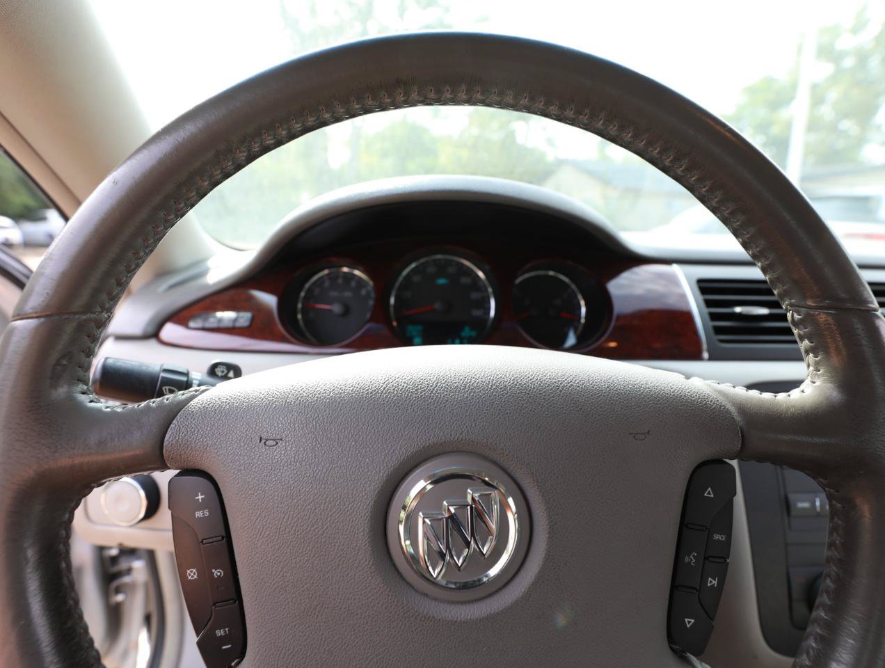Used 2006 Buick Lucerne CXL w/ Luxury Package FWD image 21