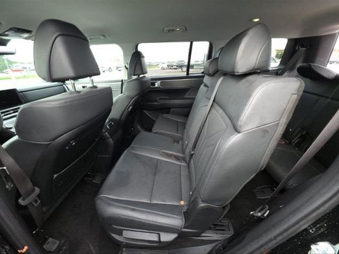 Used 2025 Hyundai Santa Fe SEL FWD image 7