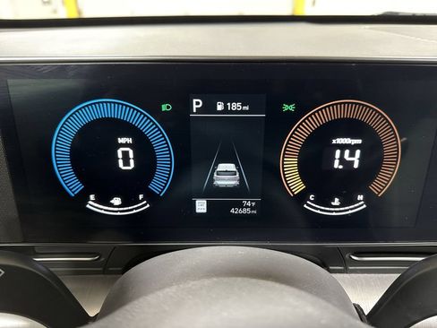 Used 2024 Hyundai Kona SEL FWD image 12