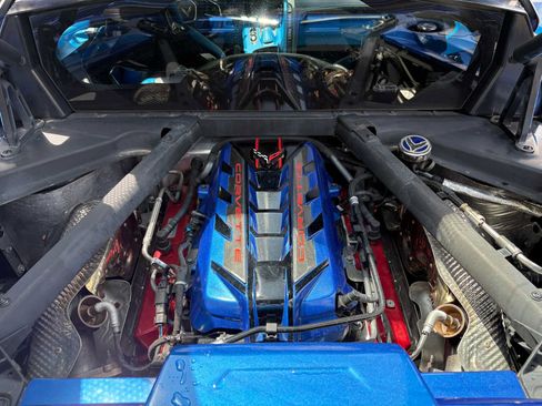 Used 2021 Chevrolet Corvette Stingray Premium Cpe w/ Z51 Performance Package RWD image 6