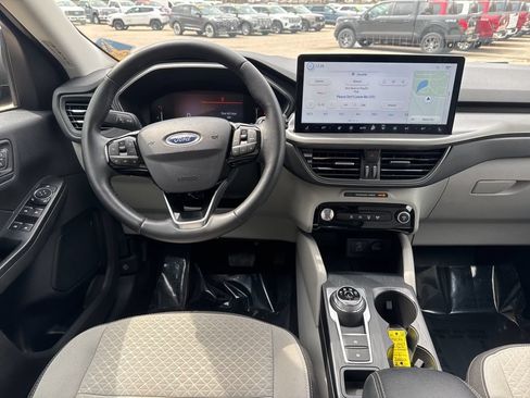 Used 2023 Ford Escape Active w/ Tech Pack #1 AWD/4WD image 6