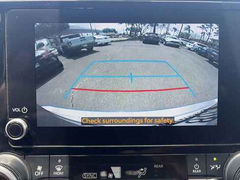 Used 2023 Toyota Highlander L FWD image 22