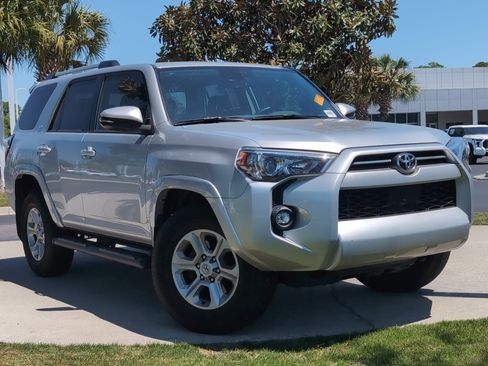 Certified 2023 Toyota 4Runner SR5 Premium w/ Moonroof Package image 2