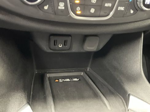 Certified 2023 Chevrolet Traverse LT image 25