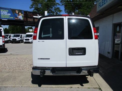 Used 2019 Chevrolet Express 2500 w/ Driver Convenience Package RWD image 8