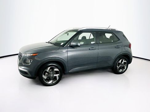 Used 2025 Hyundai Venue SEL FWD image 4