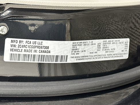 Used 2023 Chrysler Voyager LX image 32