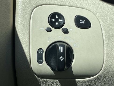 Used 2005 Mercedes-Benz CLK 320 Coupe image 18