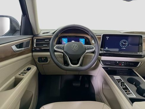 Used 2024 Volkswagen Atlas SE image 22