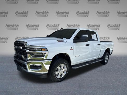 Used 2025 RAM 2500 Big Horn AWD/4WD image 4