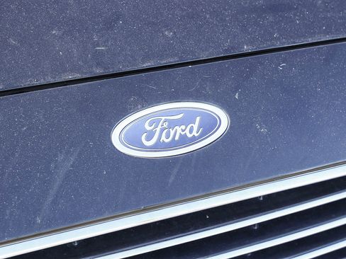 Used 2020 Ford Fusion SE image 16