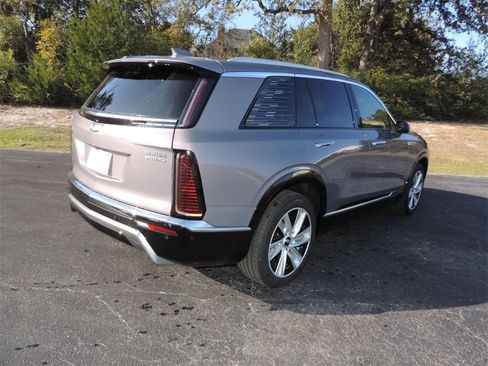 New 2026 Cadillac Vistiq Luxury image 5