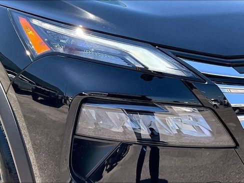Certified 2026 Nissan Rogue SV FWD image 29