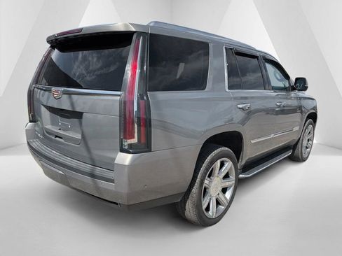 Used 2018 Cadillac Escalade Premium Luxury AWD/4WD image 7