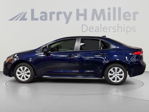 Used 2026 Toyota Corolla LE FWD image 2