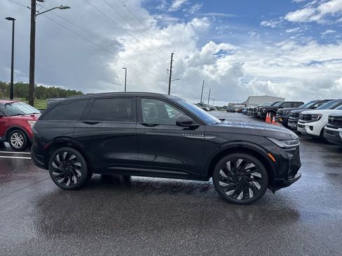 Used 2025 Lincoln Nautilus Reserve w/ Jet Appearance Package AWD/4WD image 1
