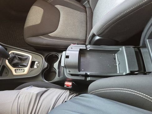 Used 2014 Jeep Cherokee Latitude w/ Cold Weather Group FWD image 61