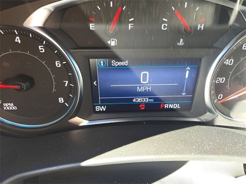 Used 2022 Chevrolet Equinox RS w/ LPO, Floor Liner Package image 14