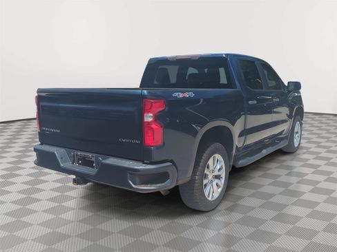 Used 2020 Chevrolet Silverado 1500 Custom w/ Custom Value Package AWD/4WD image 9