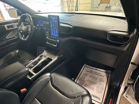 Used 2020 Ford Explorer ST w/ Premium Technology Package image 17