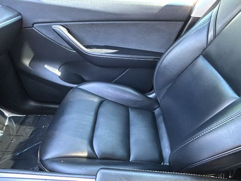 Used 2022 Tesla Model Y Performance AWD/4WD image 12