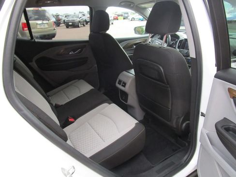 Used 2021 GMC Terrain SLE w/ Driver Convenience Package AWD/4WD image 13