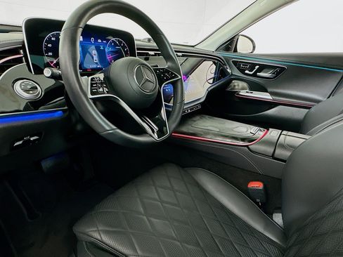 Used 2024 Mercedes-Benz E 350 4MATIC Sedan w/ Airmatic Package image 7