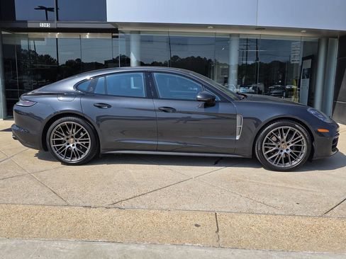 Used 2022 Porsche Panamera 4 Platinum Edition image 8