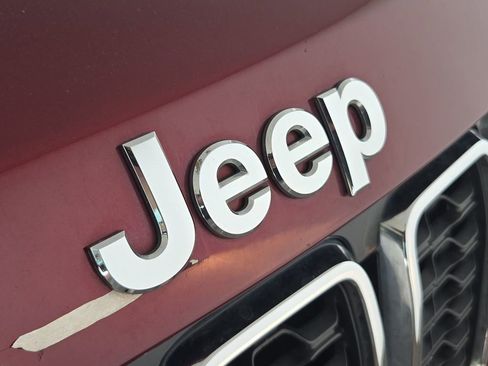 Used 2017 Jeep Grand Cherokee Laredo w/ Quick Order Package 2BE RWD image 34