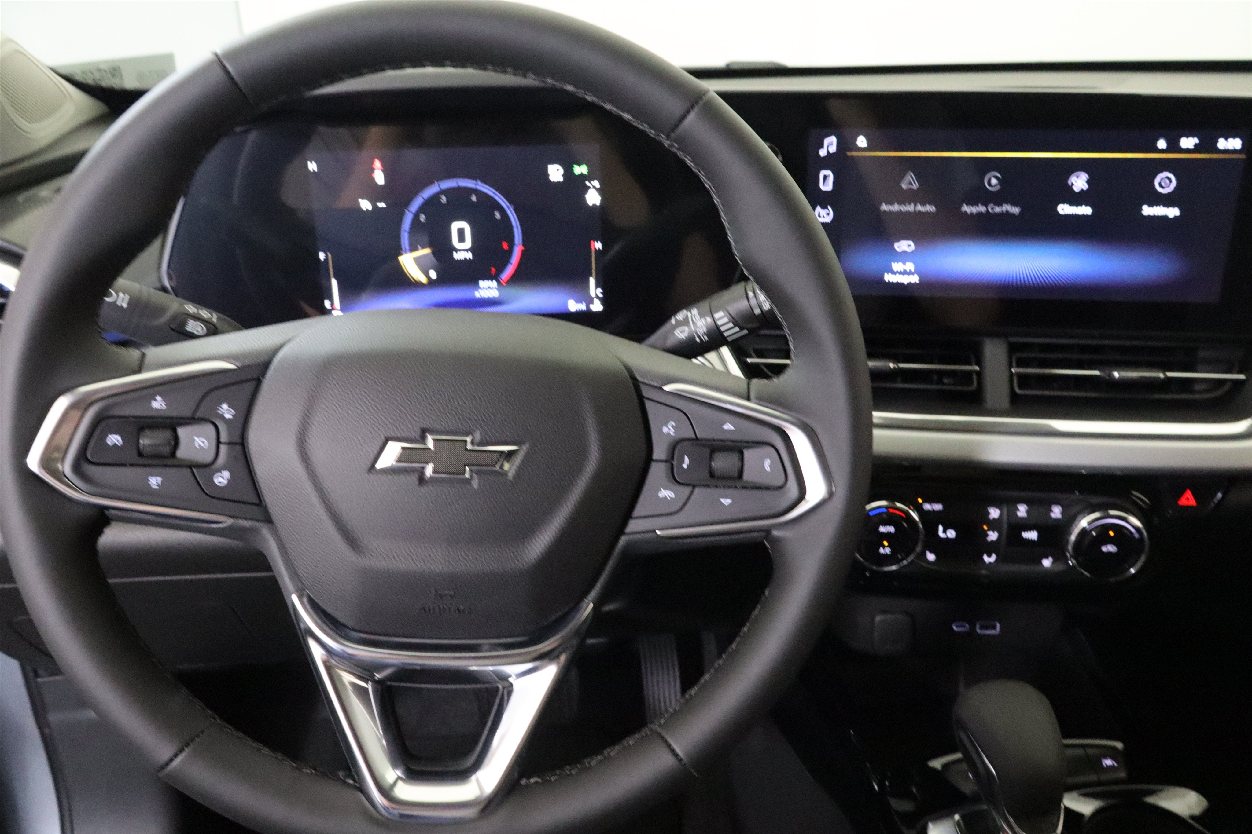 New 2026 Chevrolet Trax LT w/ Midnight Edition FWD image 24