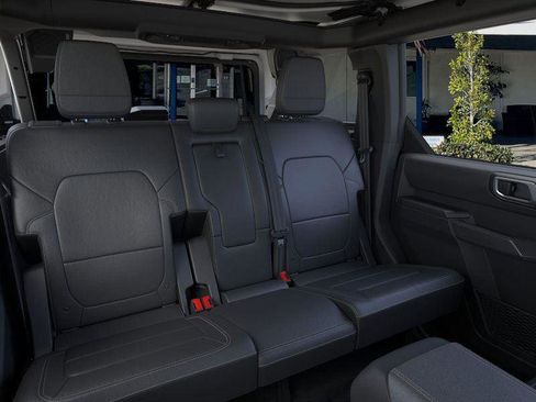 New 2025 Ford Bronco Badlands image 11