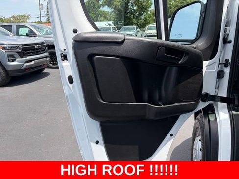 Used 2023 RAM ProMaster 2500 FWD image 11