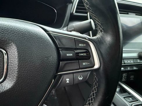 Used 2020 Honda Insight Touring image 32