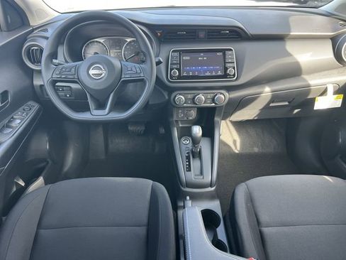 New 2025 Nissan Kicks Play S image 4