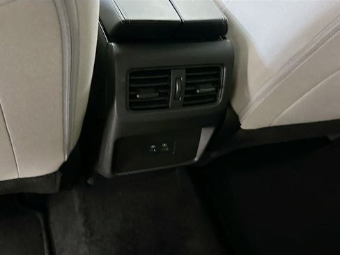 Used 2023 Nissan Rogue SV image 27