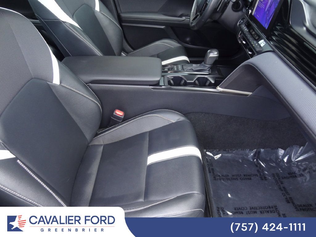 Used 2025 Toyota Camry SE FWD image 12