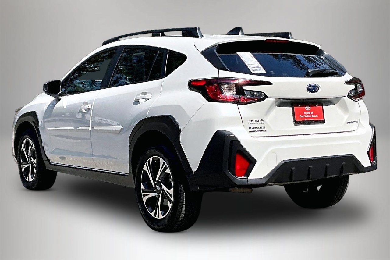 Used 2025 Subaru Crosstrek 2.5i Premium AWD/4WD image 4