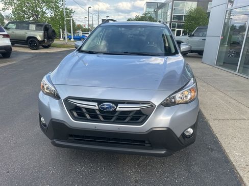 Used 2022 Subaru Crosstrek 2.0i Premium w/ Moonroof Package image 9